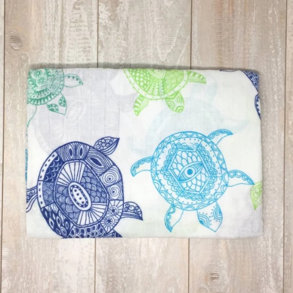 Kahakai Kids NWOT Honu Turtle Print Swaddle